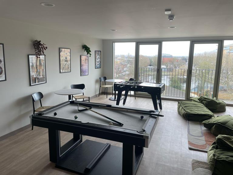 Victoria Road, Feltham, London, TW13 4FJ