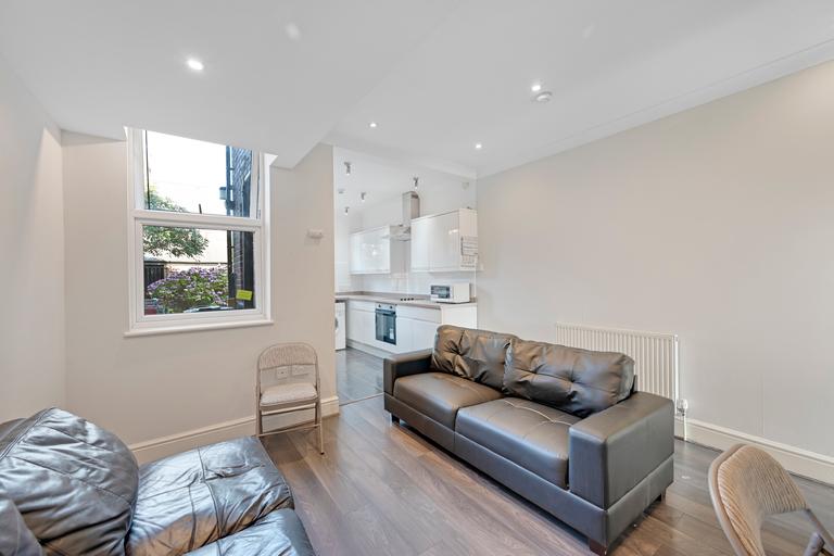 Queens Road, Highfield, Sheffield, S2 4DH