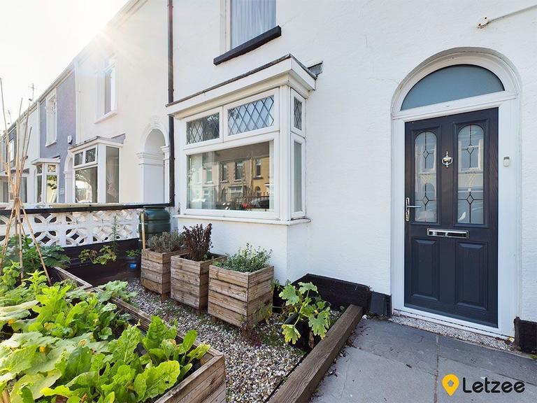 St. Helens Avenue, Brynmill, Swansea, SA1 4NW