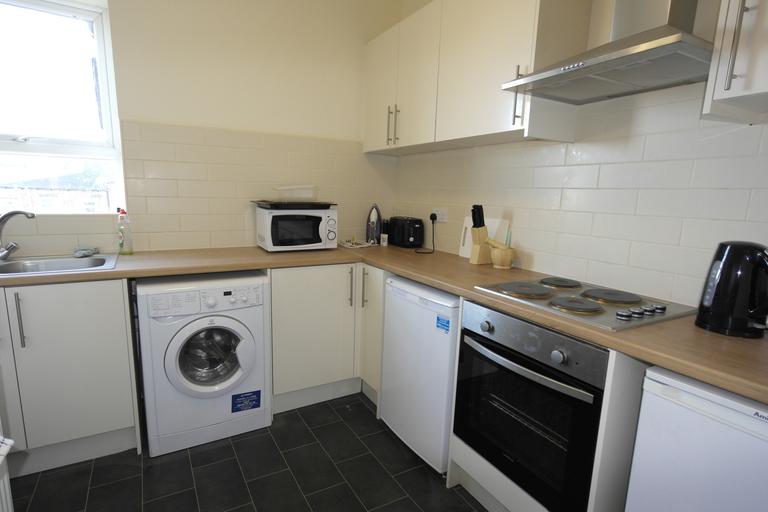 Derbyshire Lane, Highfield, Sheffield, S8 9EH