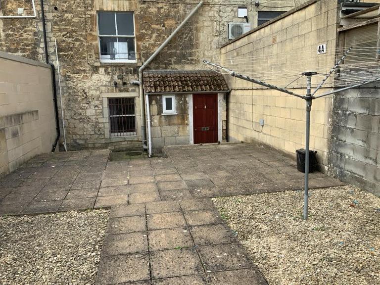 Victoria Buildings, City Centre, Bath, BA2 3EH