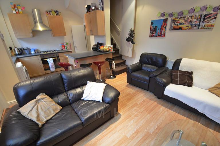 William Street, Hyde Park, Leeds, LS6 1JG