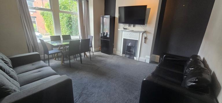Headingley Avenue, Headingley, Leeds, LS6 3ER