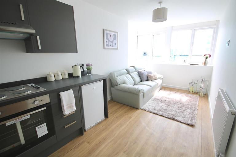 Isambard Brunel Road, City Centre, Portsmouth, PO1 2RX