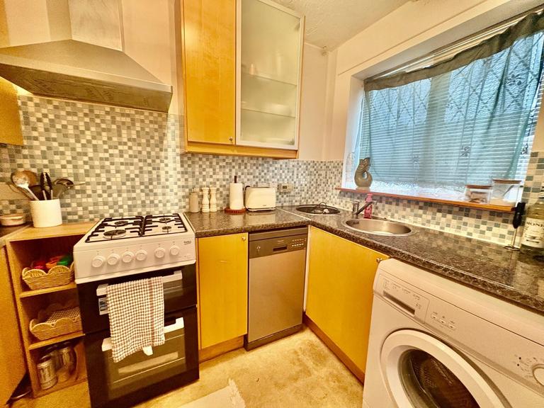 Peregrine Close, Lenton, Nottingham, NG7 2DY