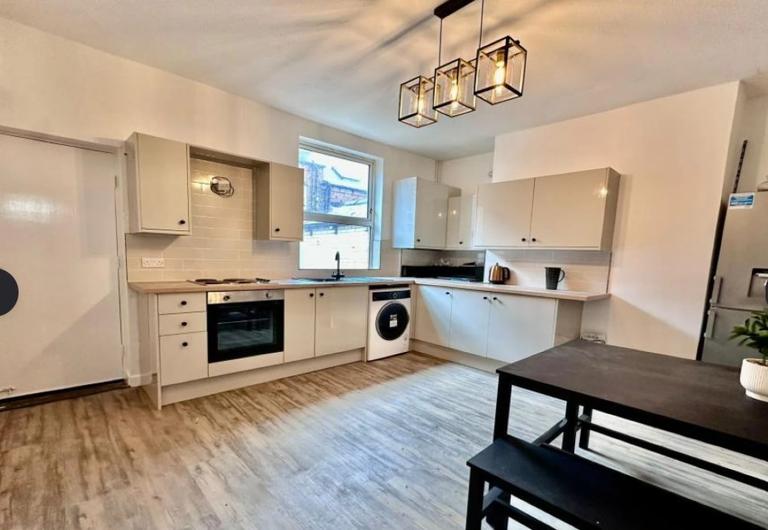 Richmond Avenue, Hyde Park, Leeds, LS6 1BZ