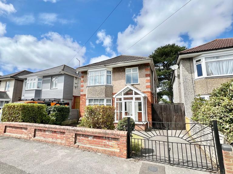 Grafton Road, Charminster, Bournemouth, BH3 7JS