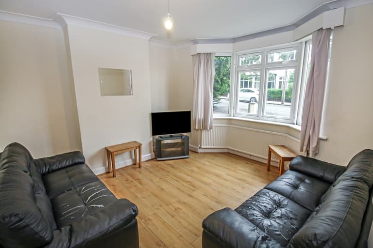 Rokeby Gardens, Headingley, Leeds, LS6 3JZ Rokeby Gardens, Headingley, Leeds, LS6 3JZ