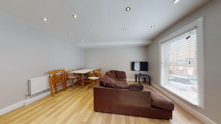 Quarry Place, Woodhouse, Leeds, LS6 2JT