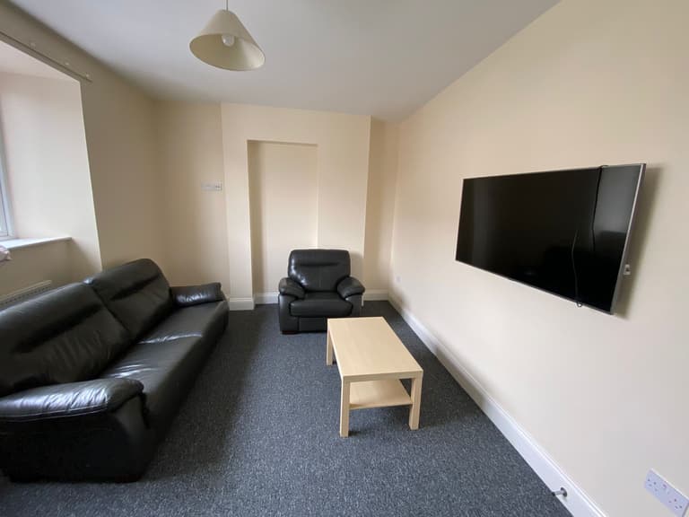 6 bedroom house for rent Port Tennant Road, Swansea, SA1 8JN UniHomes