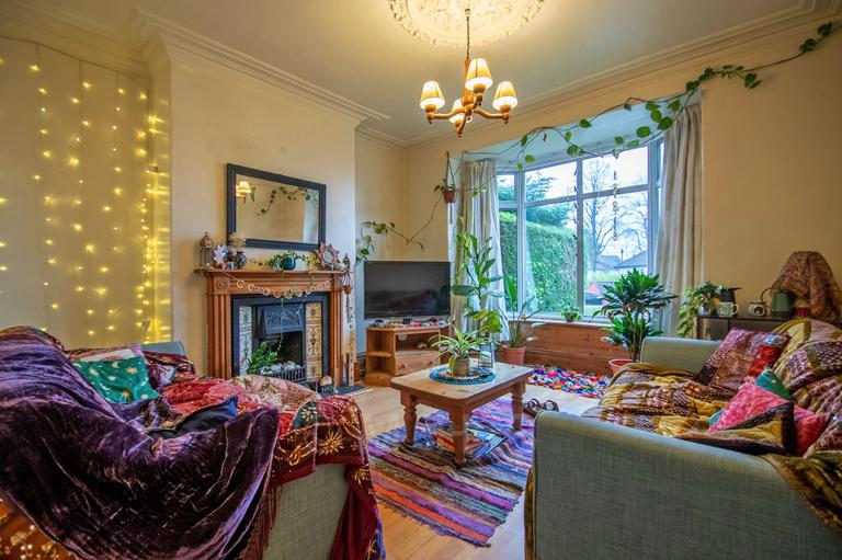 Ash Road, Headingley, Leeds, LS6 3EZ