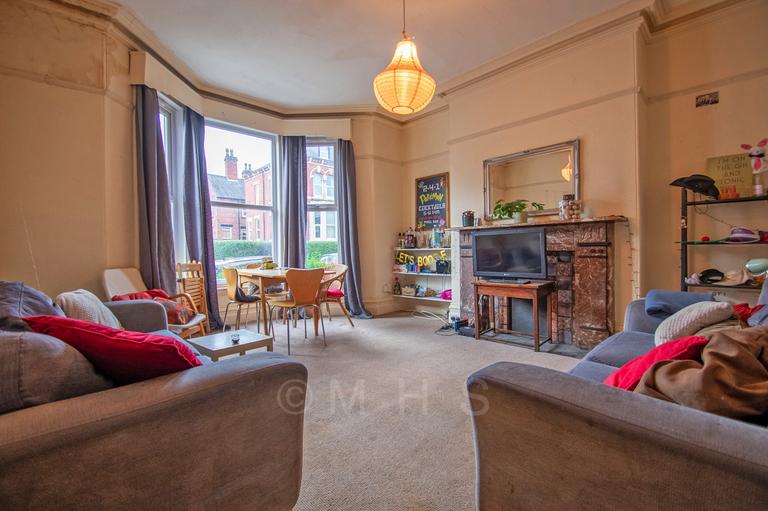 Regent Park Avenue, Hyde Park, Leeds, LS6 2AU