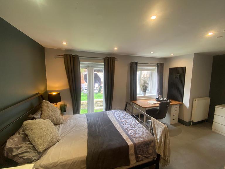 Ash Gardens, Headingley, Leeds, LS6 3LD