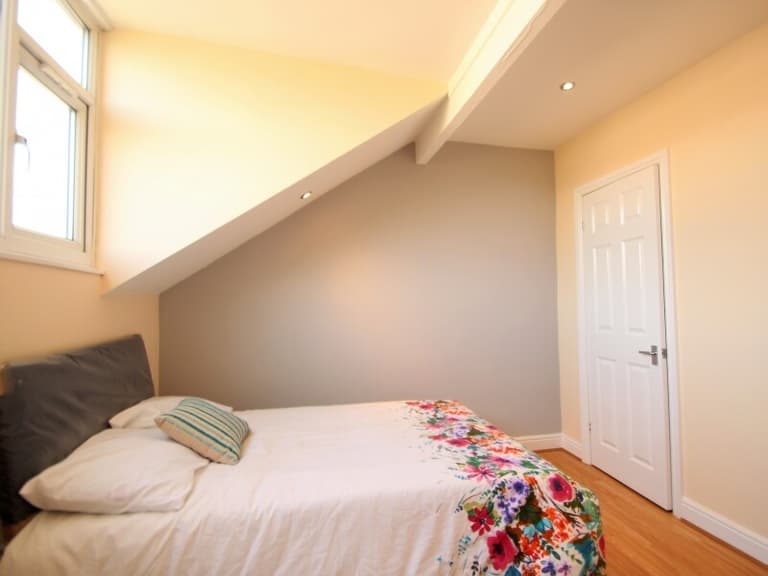 High Cliffe, Burley, Leeds, LS4 2PE High Cliffe, Burley, Leeds, LS4 2PE