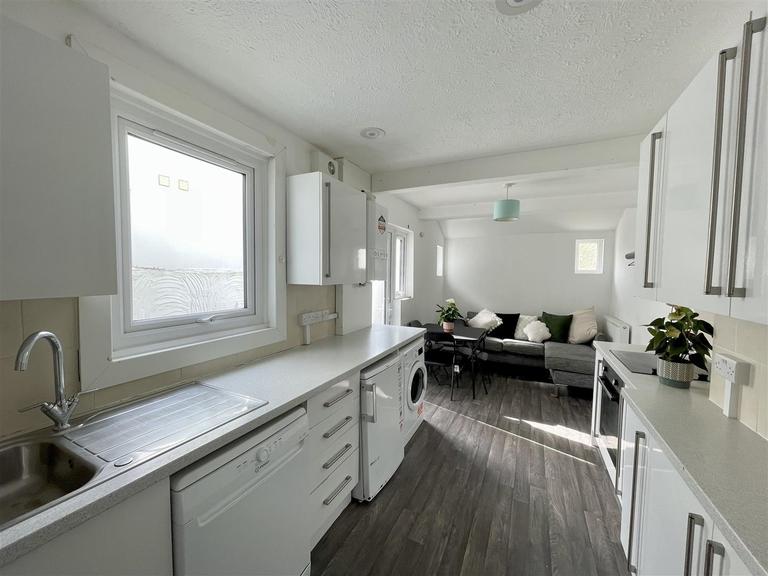 Redvers Road, Elm Grove, Brighton, BN2 4BF
