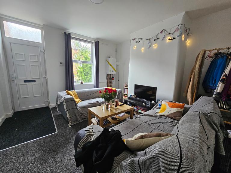 Royal Park Avenue, Hyde Park, Leeds, LS6 1EZ