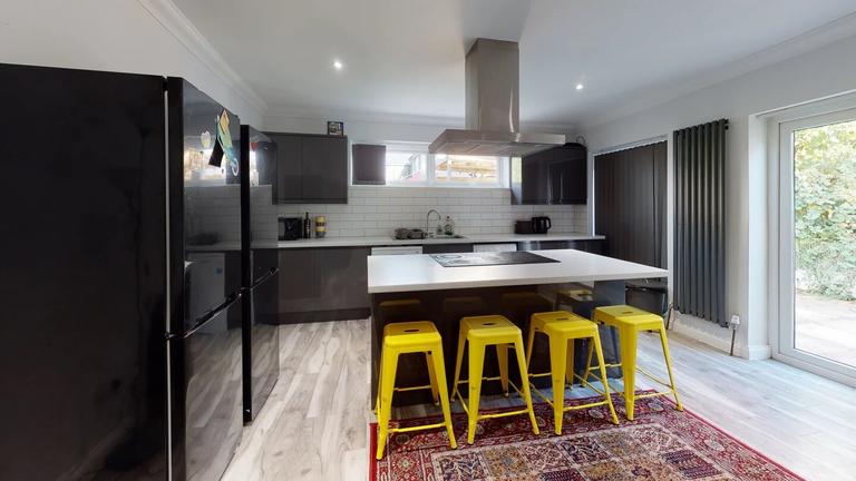 Fishponds Road, Fishponds, Bristol, BS16 3DD