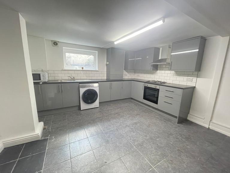 Brudenell View, Hyde Park, Leeds, LS6 1HG