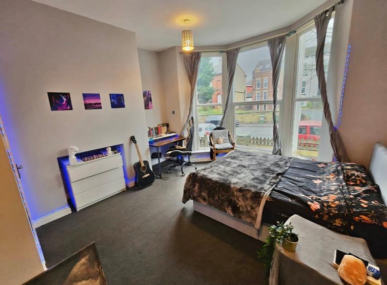 Victoria Road, Headingley, Leeds, LS6 1DU