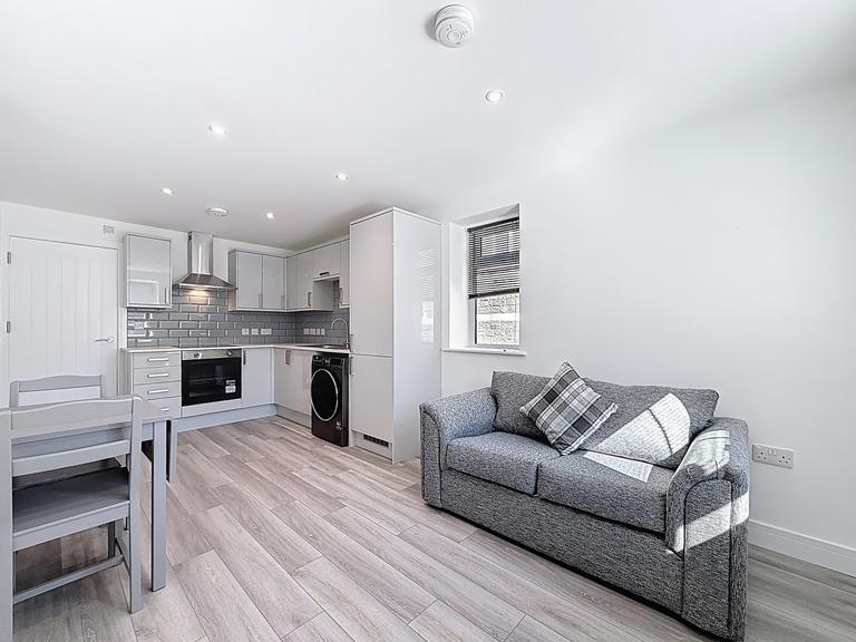 St. Peters Street, Roath, Cardiff, CF24 3BA