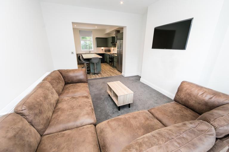 Cliff Mount, Woodhouse, Leeds, LS6 2HP