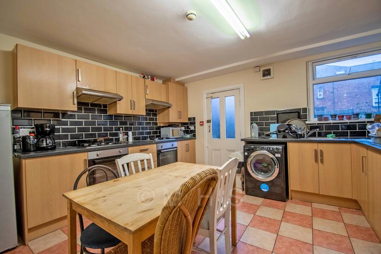 Hyde Park Road, Hyde Park, Leeds, LS6 1AH