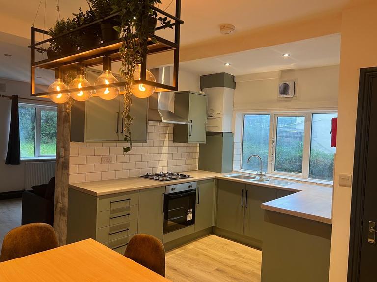 Walmsley Road, Hyde Park, Leeds, LS6 1NG