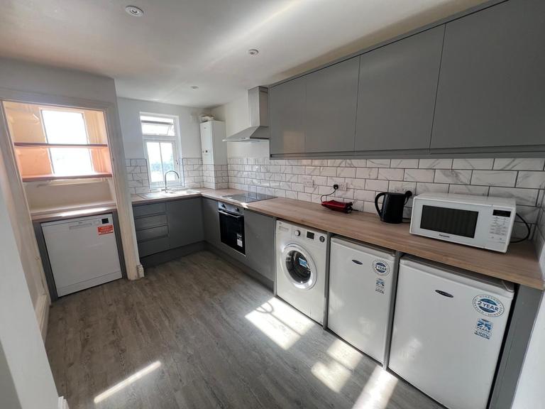 83 Clarkehouse Road, Broomhill, Sheffield, S10 2LG