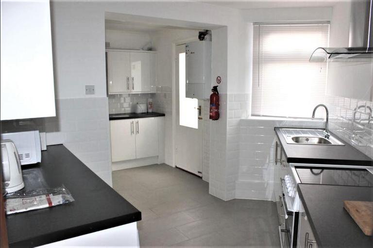 Larchwood Drive, Egham, Surrey, TW20 0SL