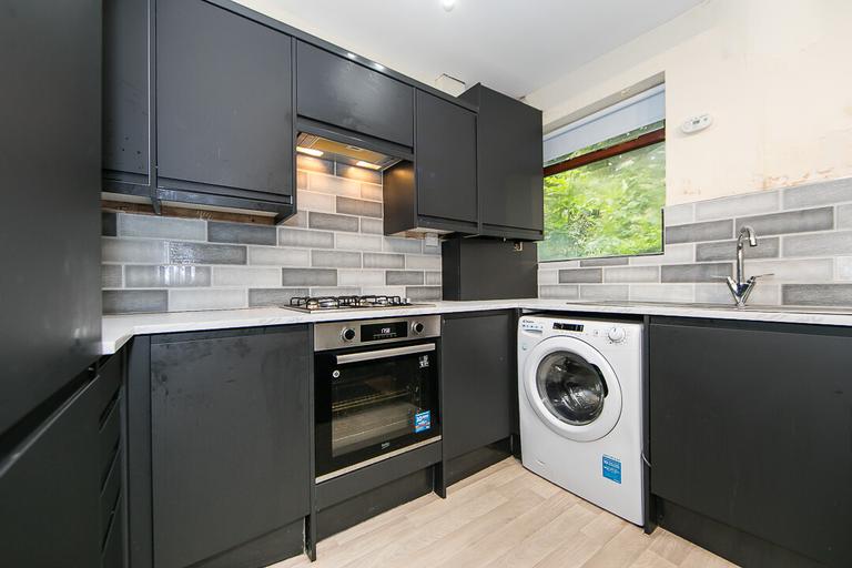 Kelso Gardens, Hyde Park, Leeds, LS2 9PS