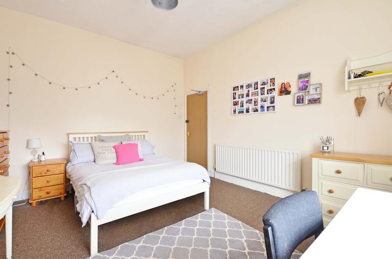 Fulwood Road, Broomhill, Sheffield, S10 3BD