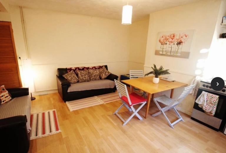 Wrangthorn Avenue, Hyde Park, Leeds, LS6 1HE