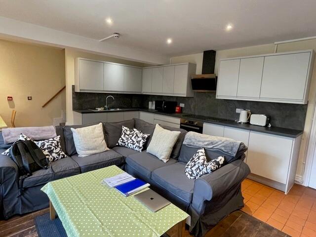 Midland Road, Hyde Park, Leeds, LS6 1BQ