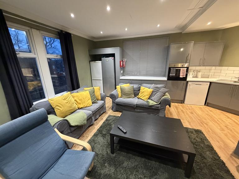 South Parade, Headingley, Leeds, LS6 3LF