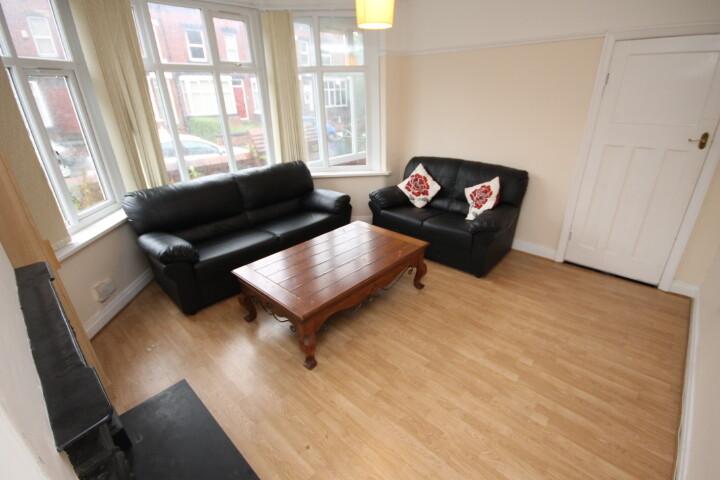 Newport Mount, Headingley, Leeds, LS6 3DB