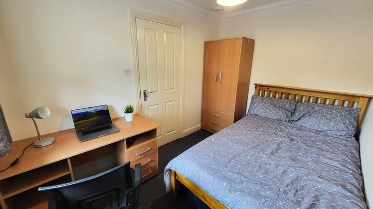Bowthorpe Road, North & West Earlham, Norwich, NR5 8AG