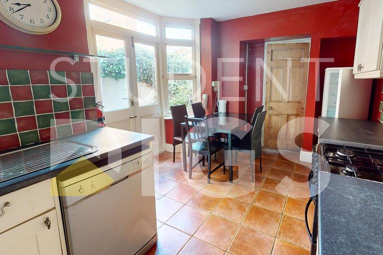 Lorne Road, Clarendon Park, Leicester, LE2 1YG