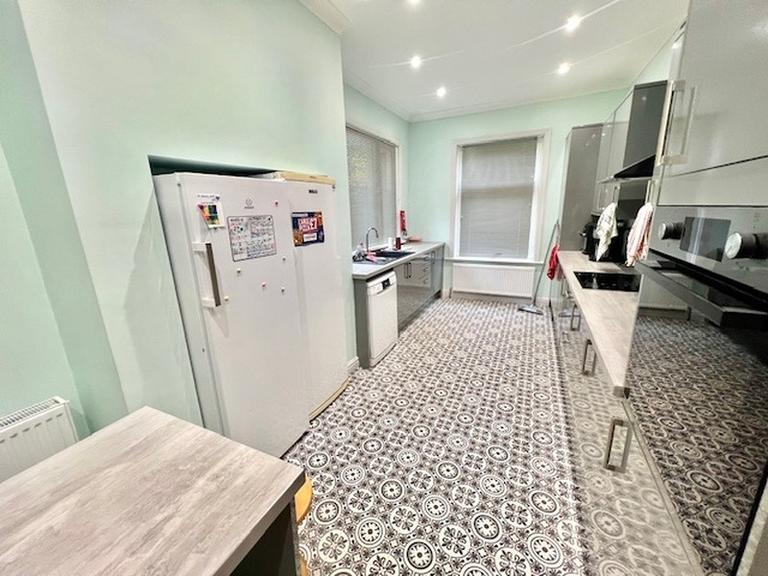 Church Wood Avenue, Headingley, Leeds, LS16 5LF