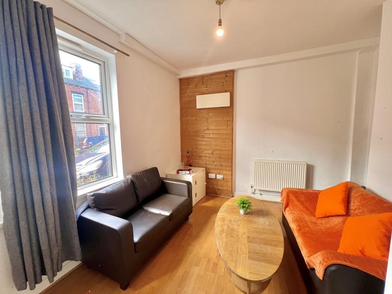 Burley Lodge Road, Headingley, Leeds, LS6 1QP