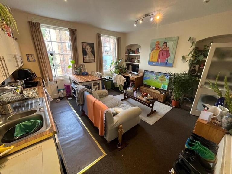 First Floor Flat, 2 Jamaica Street, St Pauls, Bristol, BS2 8JW