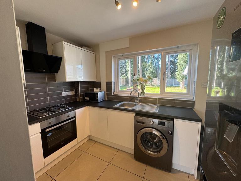 Middleton Boulevard, Wollaton, Nottingham, NG8 1FX