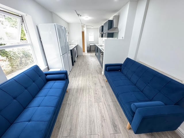 Salisbury Road, Cathays, Cardiff, CF24 4AD