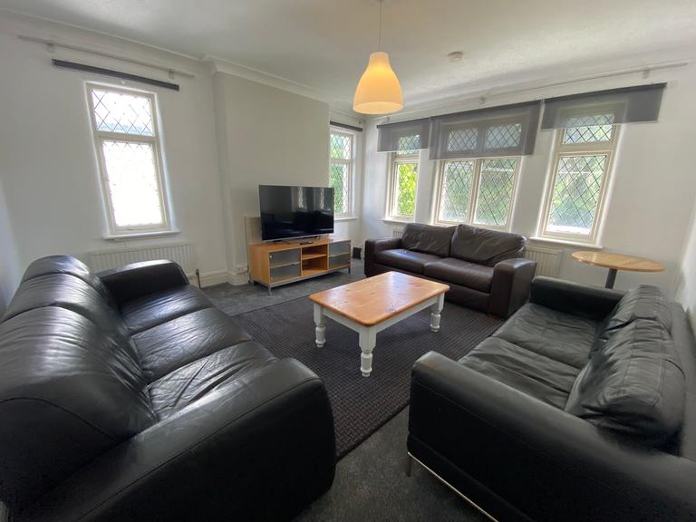 5 bedroom apartment for rent Sefton Court, Leeds, LS6 3PY UniHomes