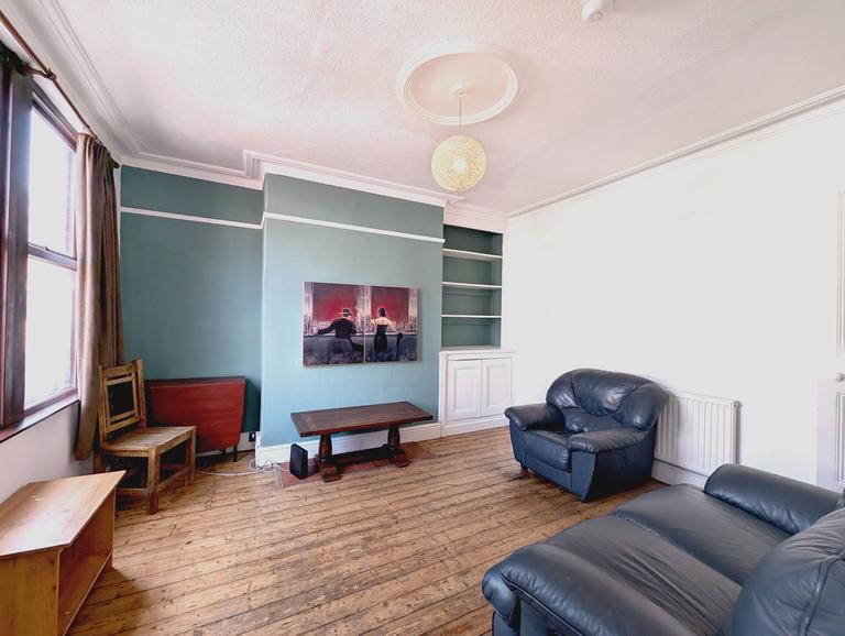 Beechwood View, Burley, Leeds, LS4 2LP