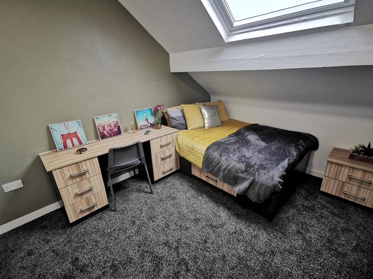 Meadow View, Hyde Park, Leeds, LS6 1JQ