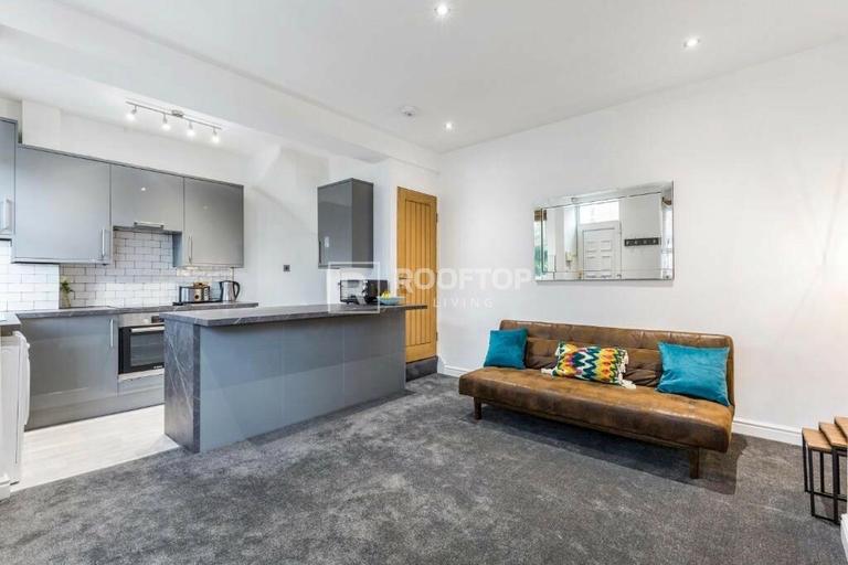 Trelawn Place, Headingley, Leeds, LS6 3JP