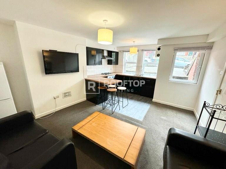 Brudenell View, Hyde Park, Leeds, LS6 1HG