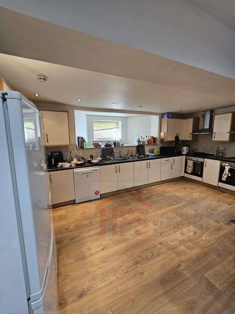 Estcourt Terrace, Headingley, Leeds, LS6 3EX