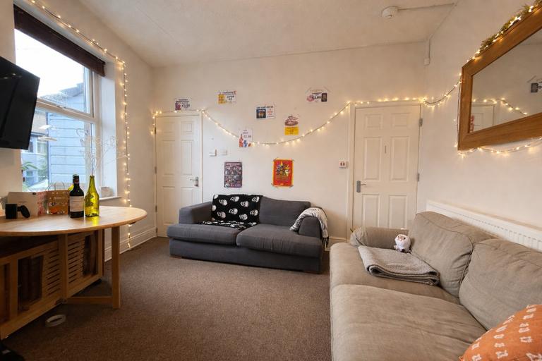 Marston Road, Crookes, Sheffield, S10 1HG