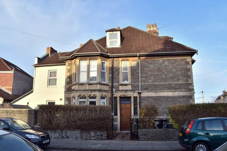 Dongola Avenue, Bishopston, Bristol, BS7 9HG Dongola Avenue, Bishopston, Bristol, BS7 9HG
